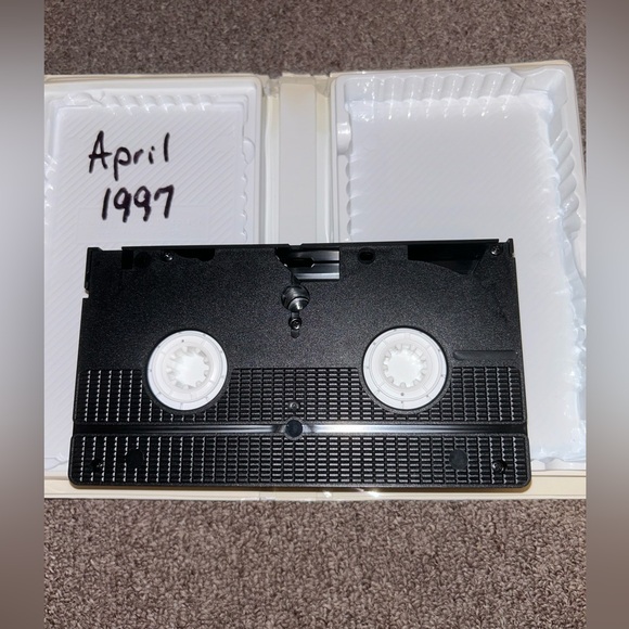 Vintage VHS Movies - The Land Before Time Lot Of 5 VHS Videos In Clamshells - Picture 4 of 13